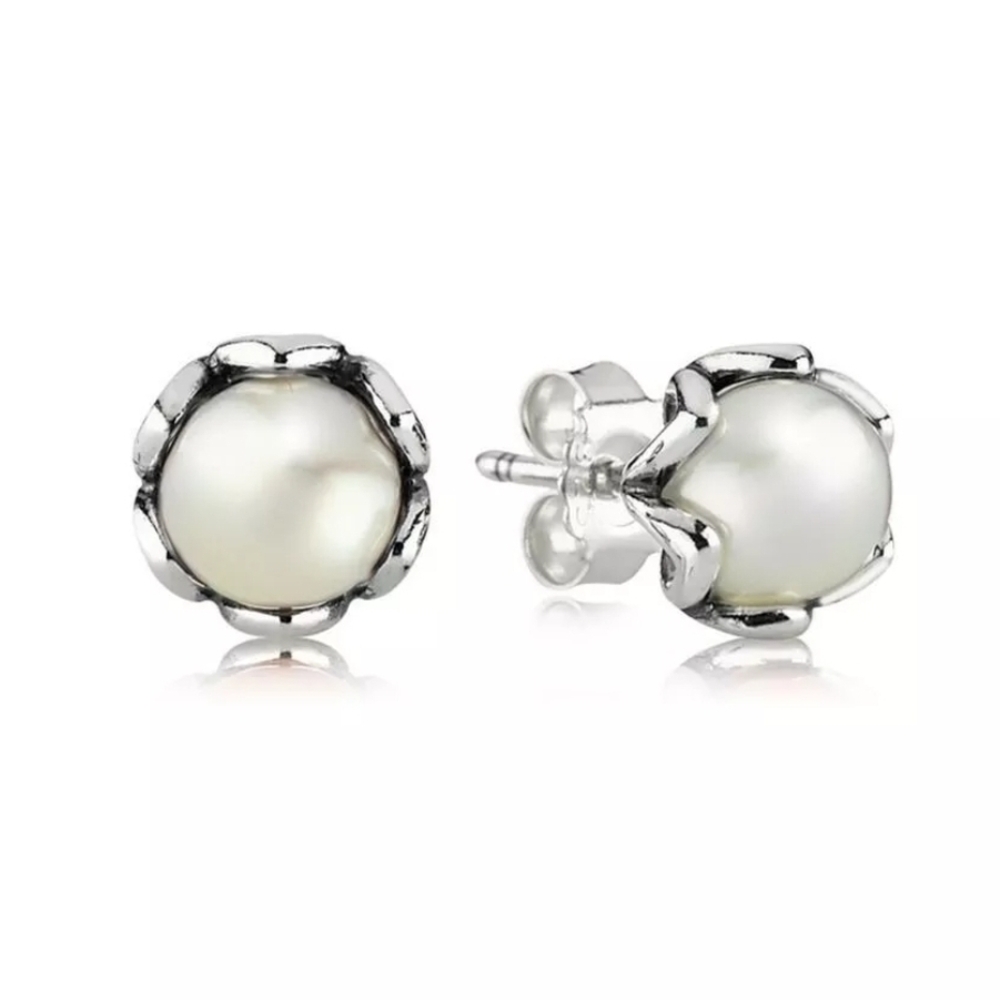 Pandora Cultured Elegance Silver Pearl Stud Earrings